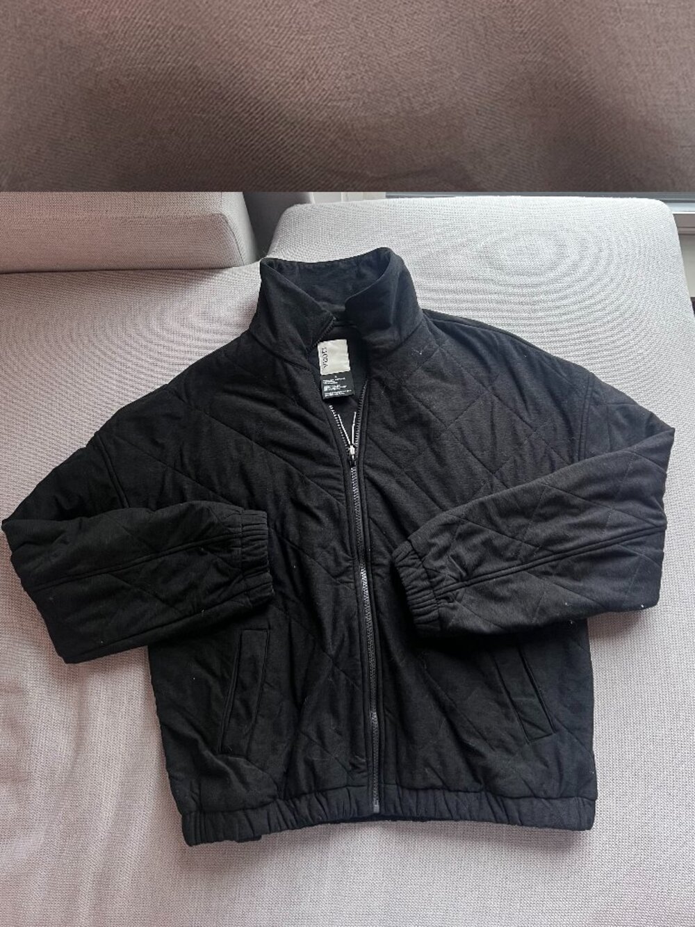 Vuori Halo Insulated Jacket Women's DreamKnit™ Black Heather (Medium)